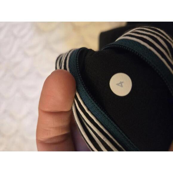 Black lululemon  Leggings with Striped Waistband and Ruffled Detail size 4 - Picture 5 of 5